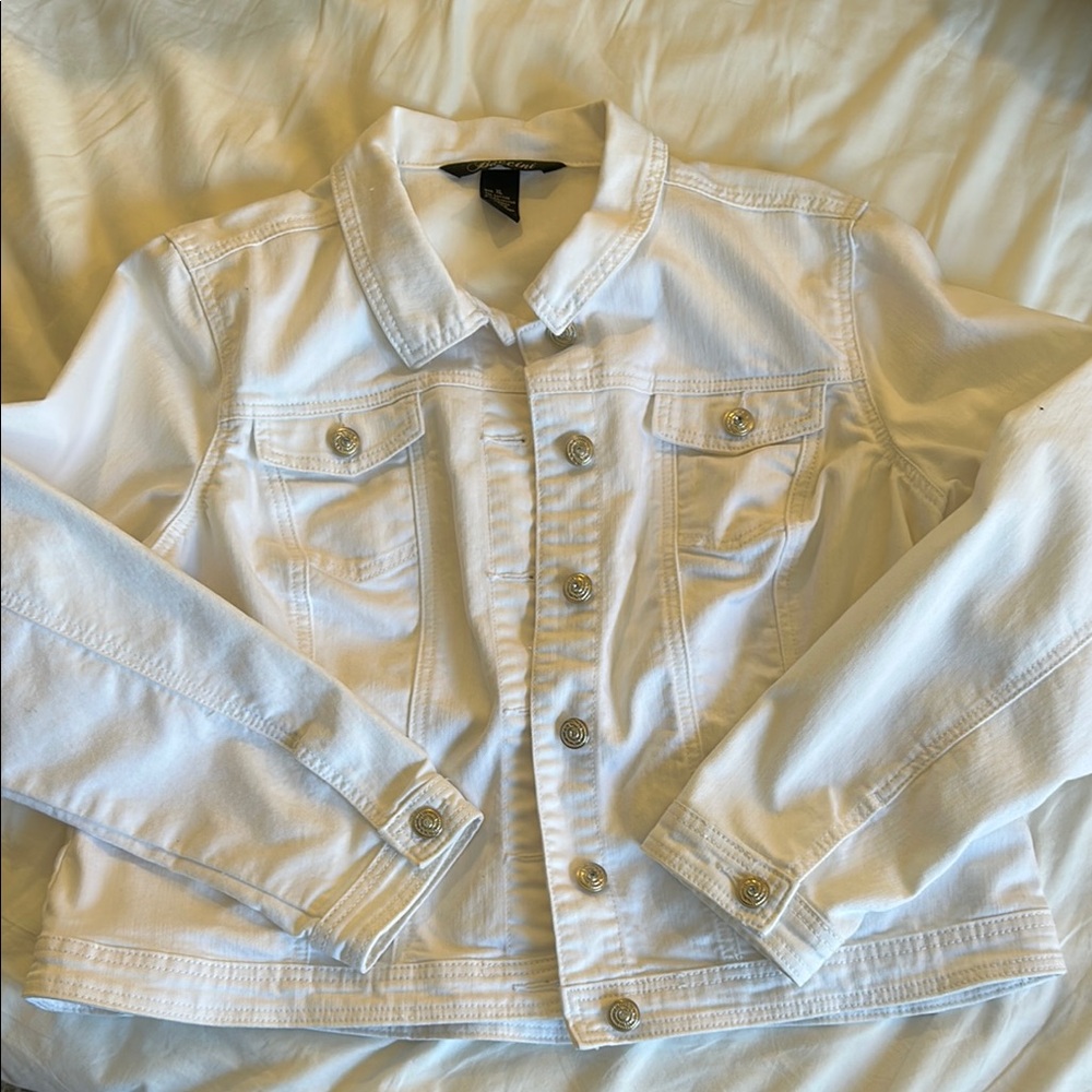 BACCINI brand White Denim Jacket. XL. GORGEOUS ornate silver & crystal buttons!!